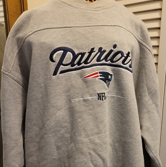 Gently used- Vintage Men's NFL PATRIOTS Gray PULLOVER SWEATER. Fits XXLarge - Picture 2 of 10
